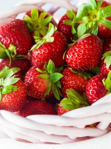 Fresh Strawberry Buttercream Cake Recipe - Delicious Table