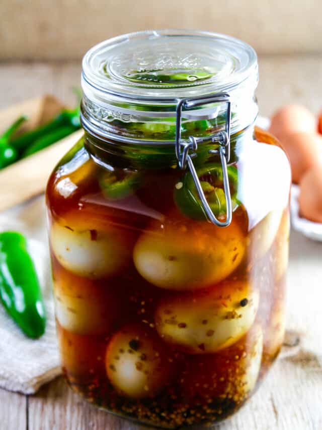 pickled-eggs-recipe-delicious-table