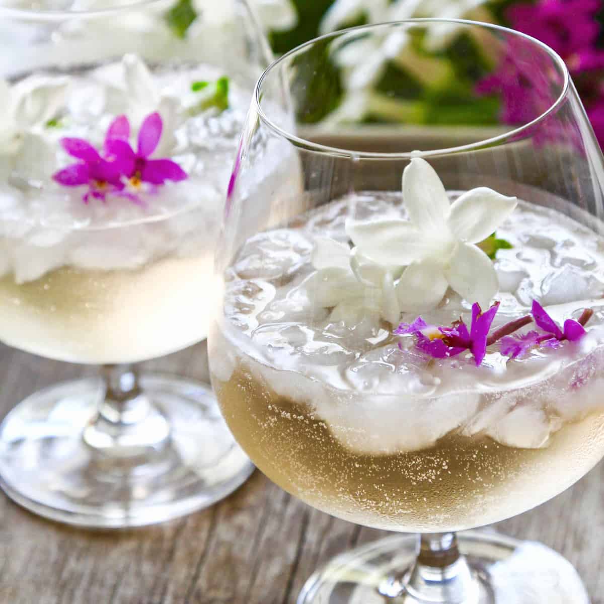 St. Germain Cocktails ~ Easy Summer Spritzers!