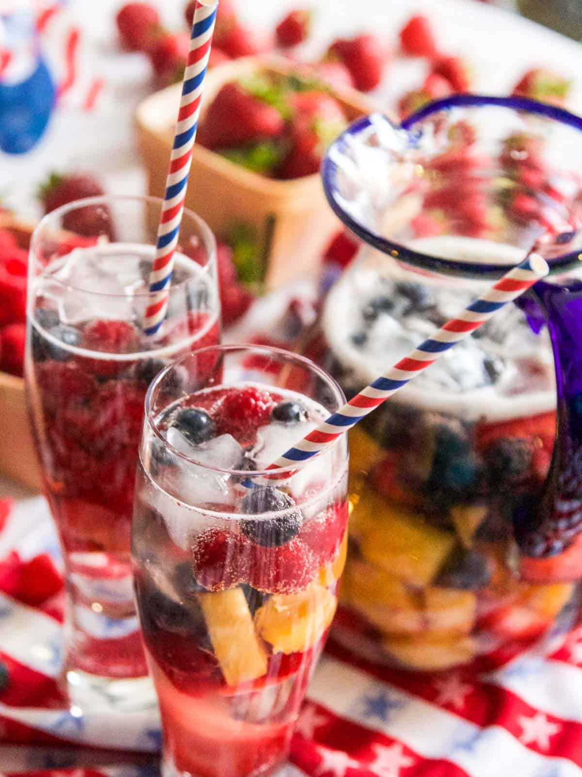 24 Best Sangrias to Sip All Summer Long - How to Make Easy Red and White  Wine Sangria