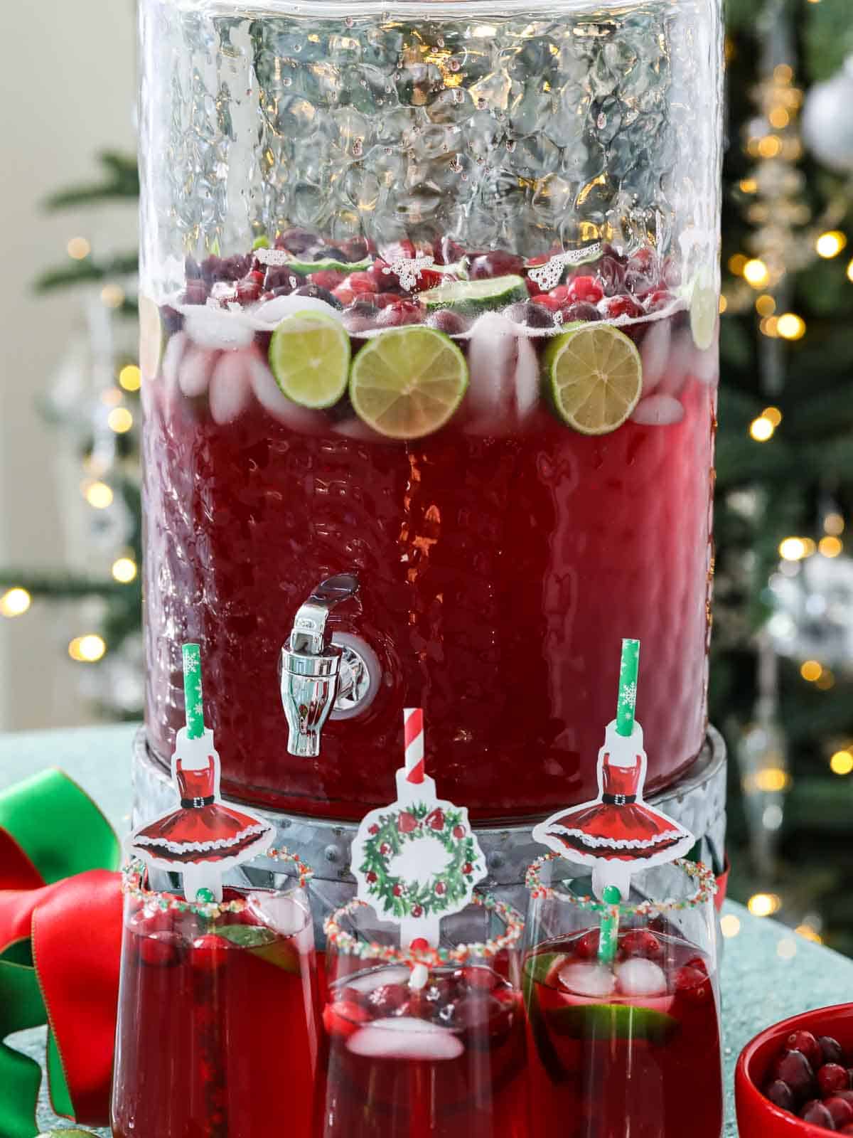 https://www.delicioustable.com/wp-content/uploads/2022/11/Christmas-Punch-3-glasses.jpg