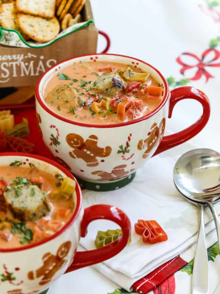 Christmas Soup Recipe Delicious Table   Mugs Of Christmas Soup 720x960 